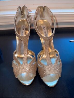 Steve Madden haylow Metallic Gold Glitter T-Strap Heels